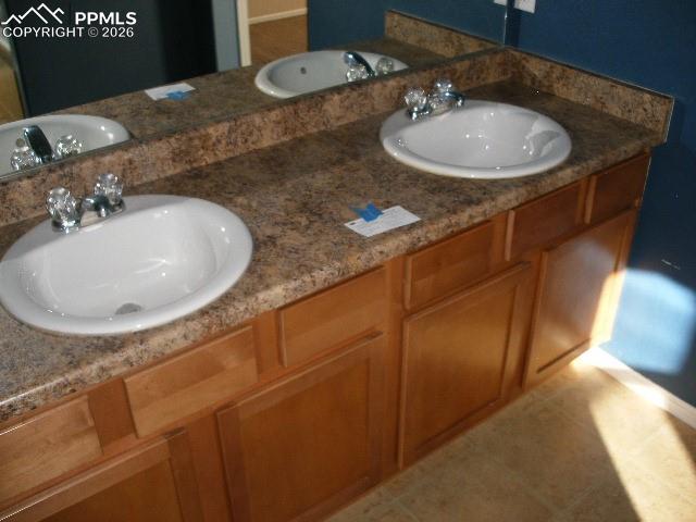 Image 8 of 47: Bathroom