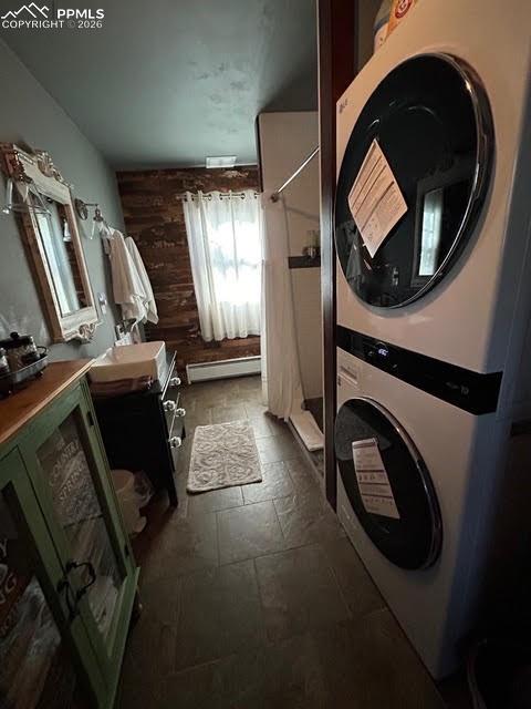 Image 22 of 33: Laundry