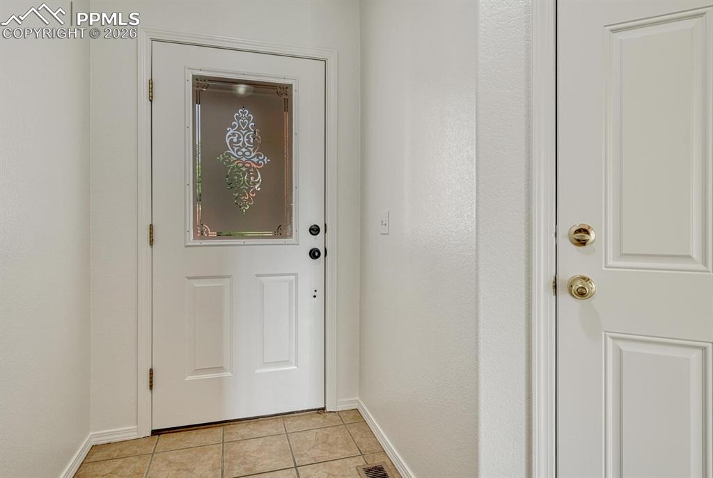 Image 13 of 50: Entry