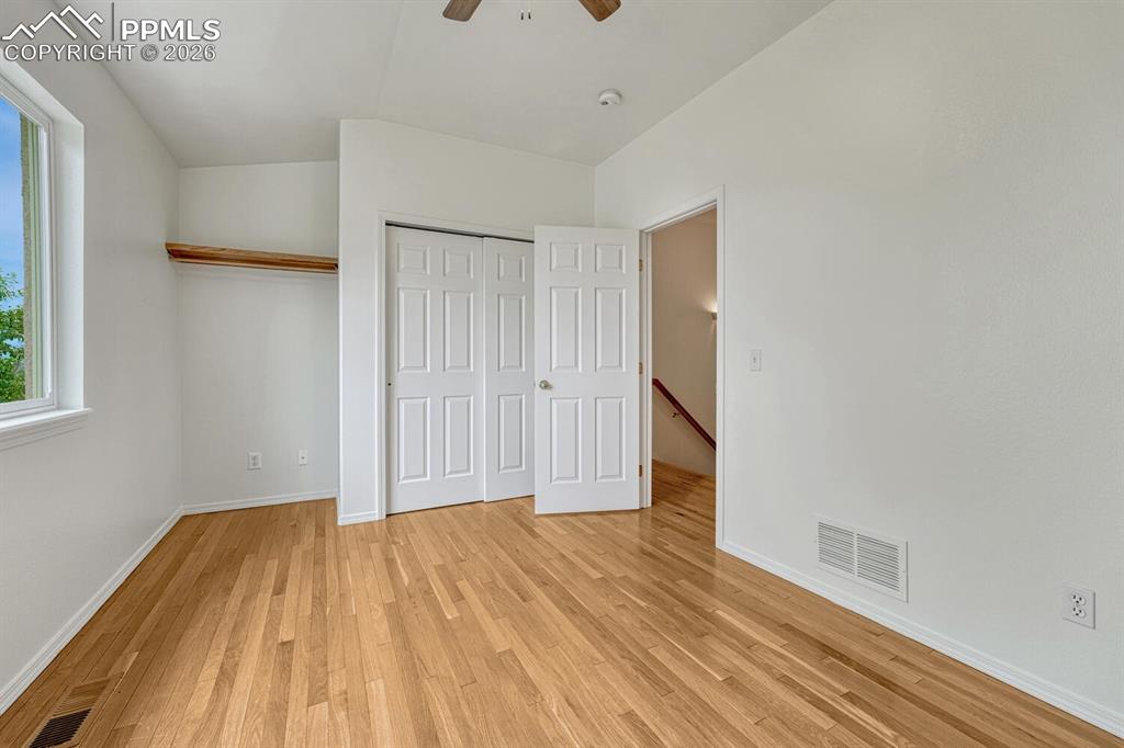 Image 22 of 50: Bedroom