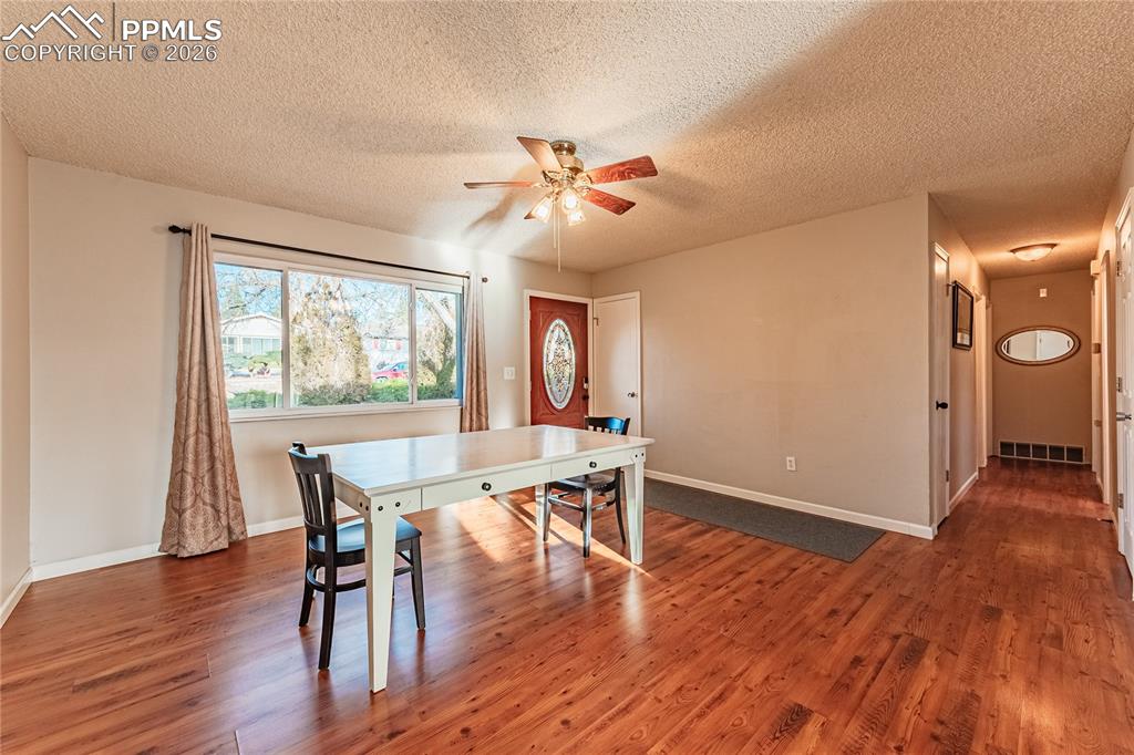Image 5 of 49: Dining Area