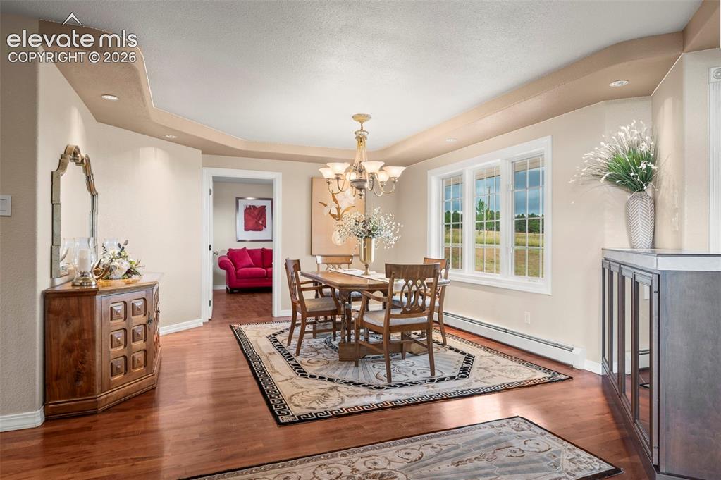 Image 12 of 47: Dining Area