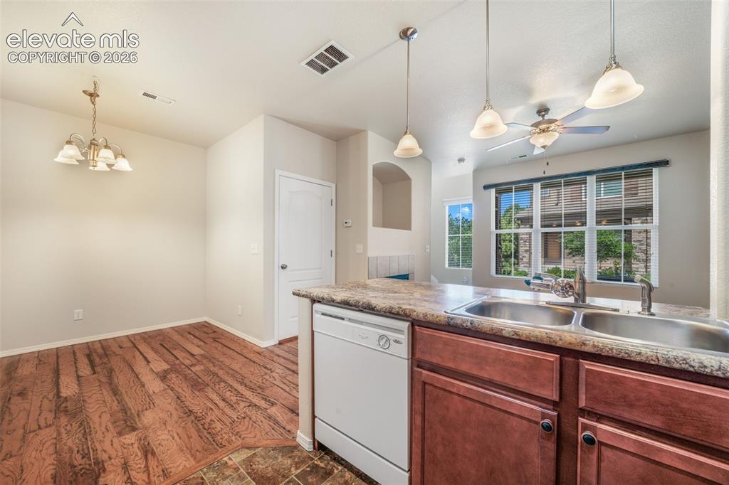 Image 10 of 36: Kitchen