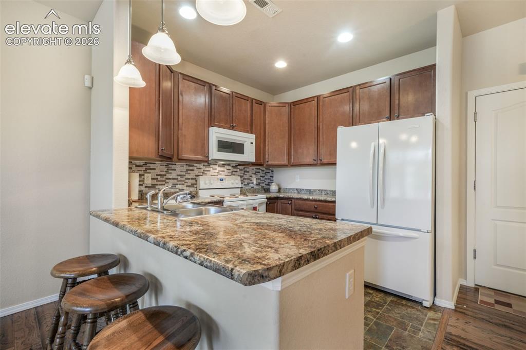 Image 8 of 36: Kitchen