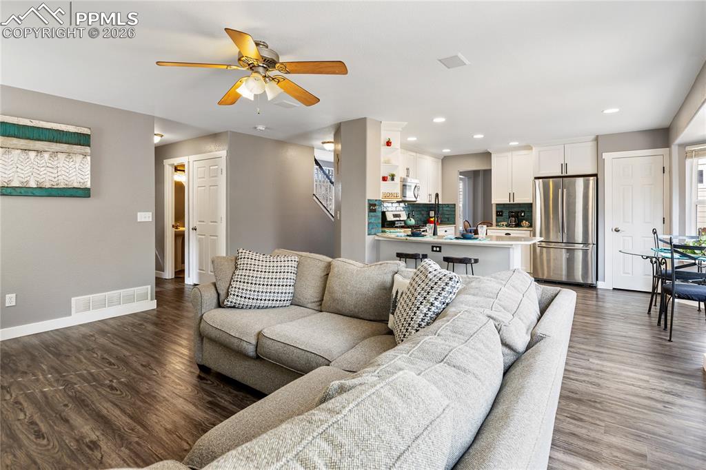 Image 14 of 38: Family Room