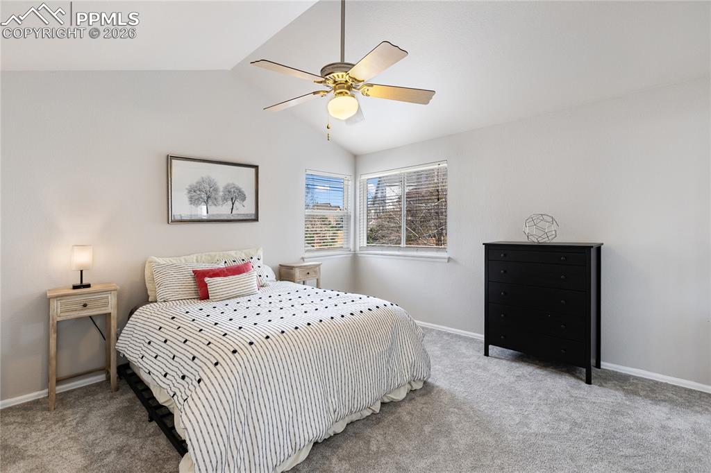 Image 18 of 38: Primary ensuite