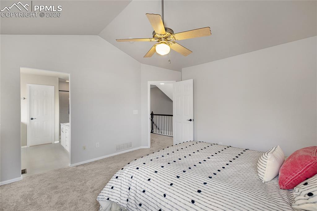 Image 19 of 38: Primary ensuite