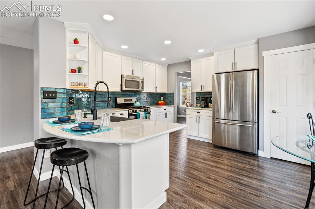 Image 3 of 38: Breakfast bar for the kids!