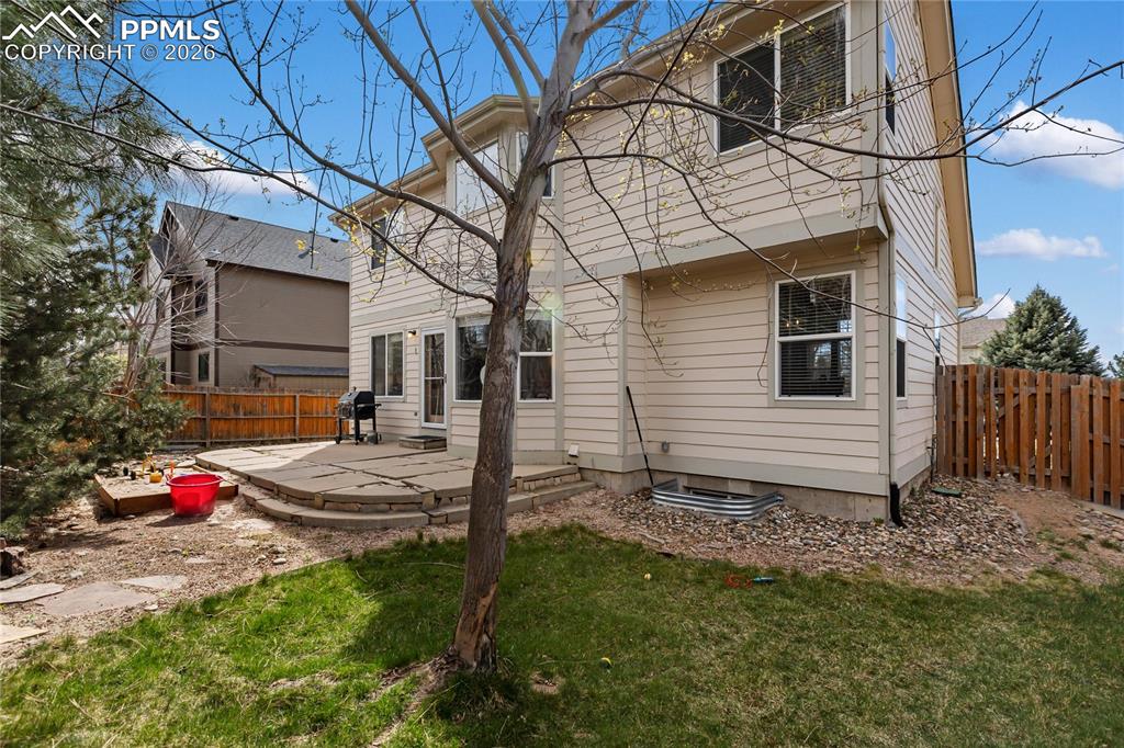 Image 35 of 38: Back of Structure