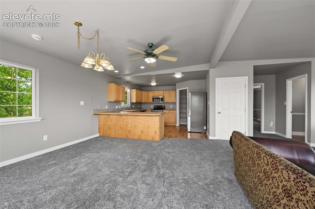 Image 10 of 49: Kitchen