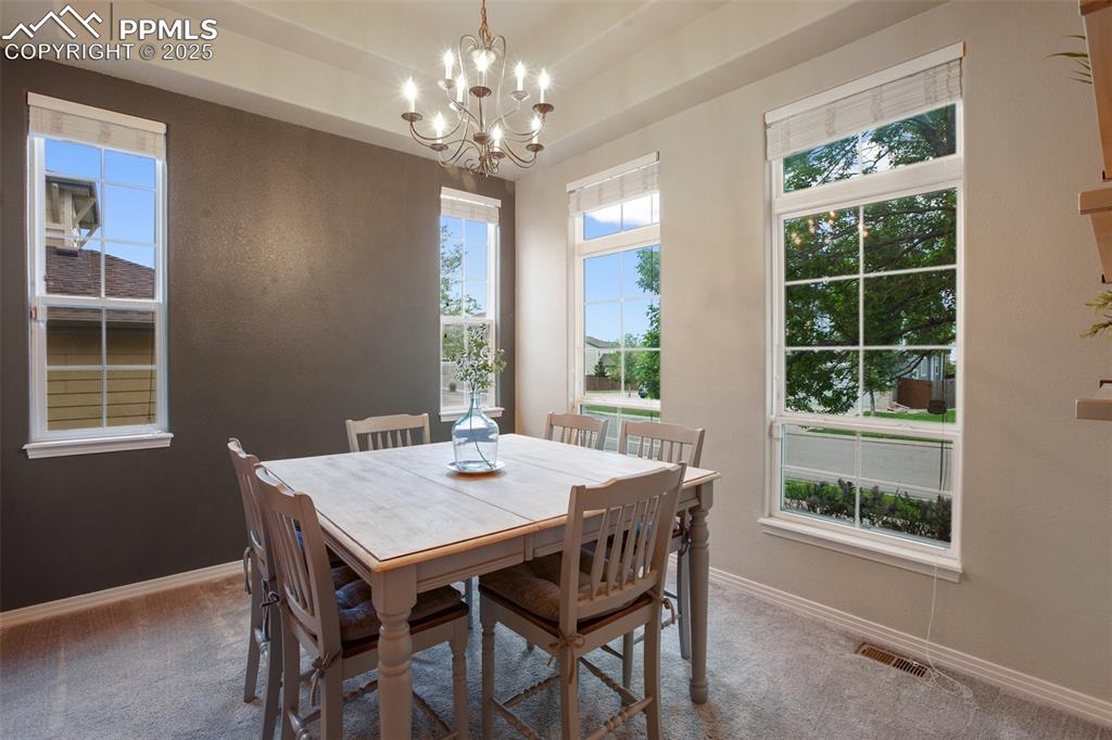 Image 12 of 35: Dining Area
