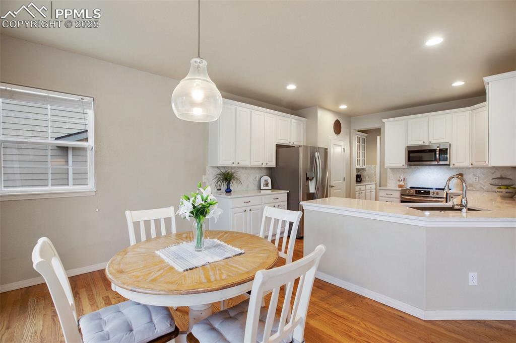 Image 4 of 35: Breakfast Area