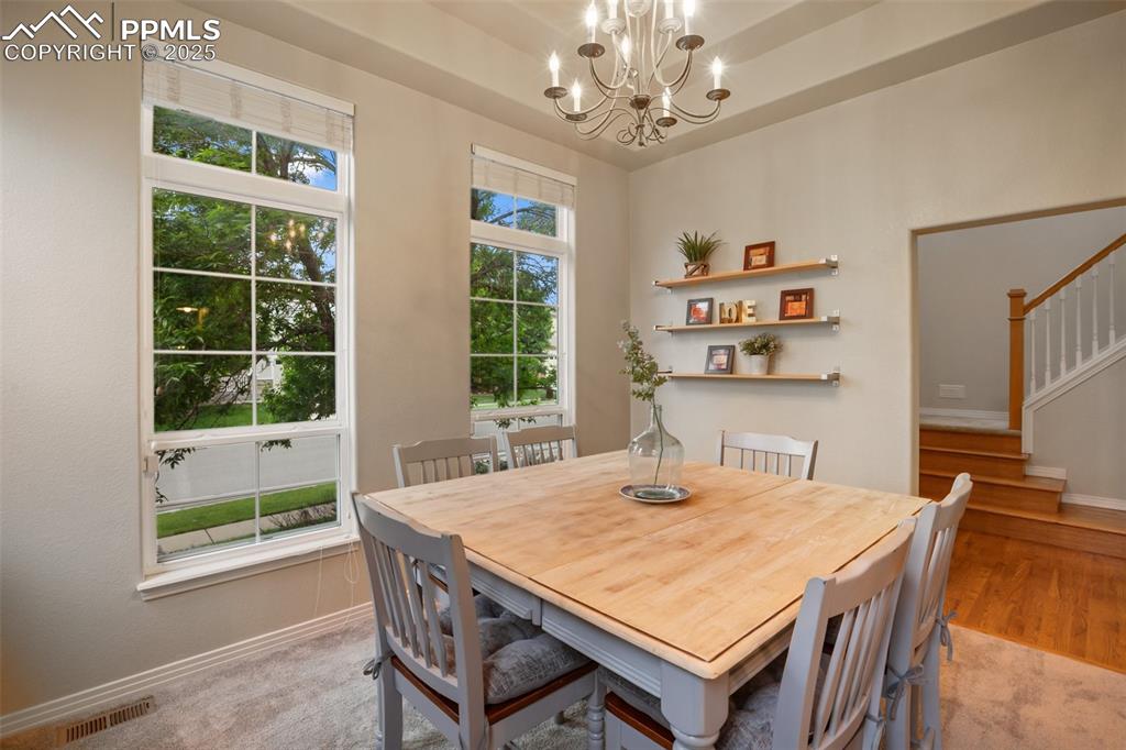 Image 7 of 35: Dining Area