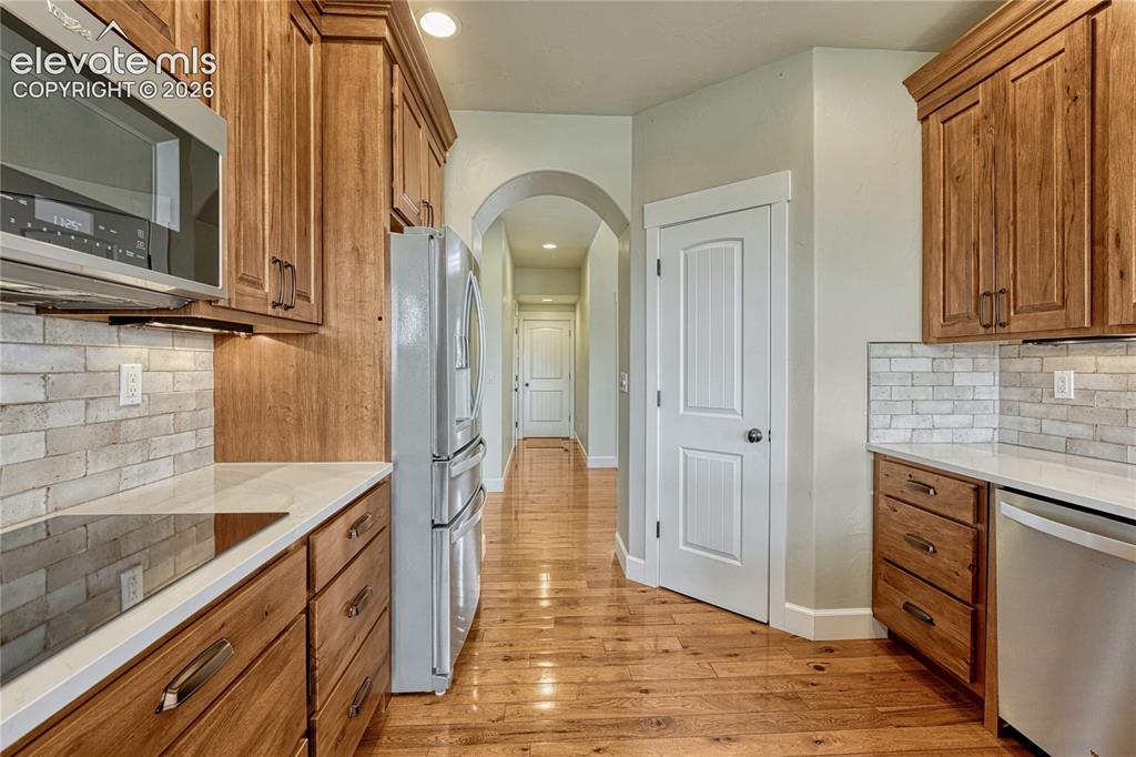 Image 11 of 47: Kitchen