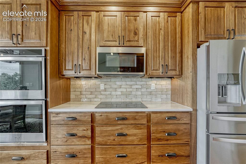 Image 14 of 47: Kitchen