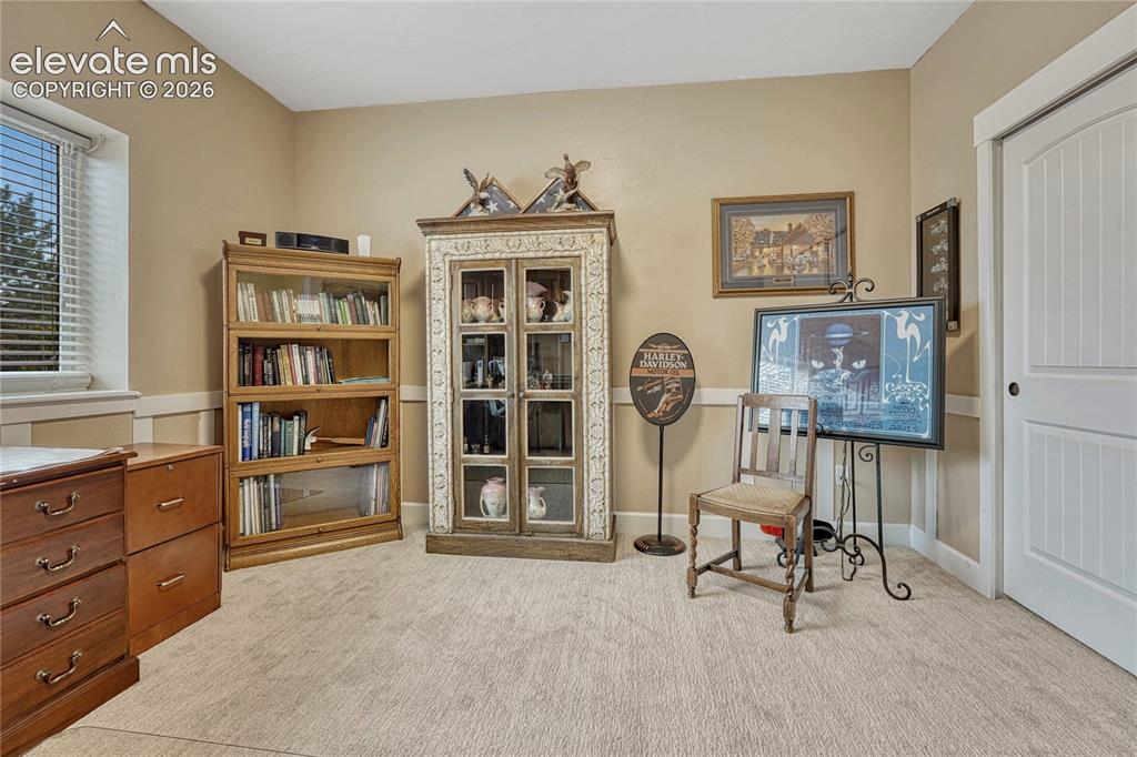 Image 31 of 47: Sitting Room