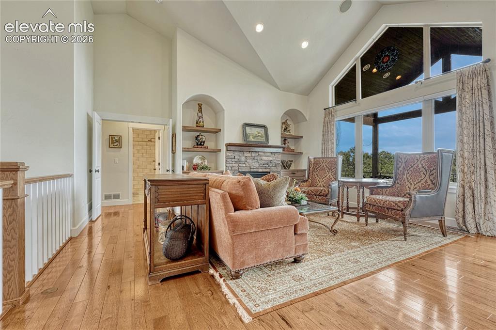 Image 7 of 47: Sitting Room