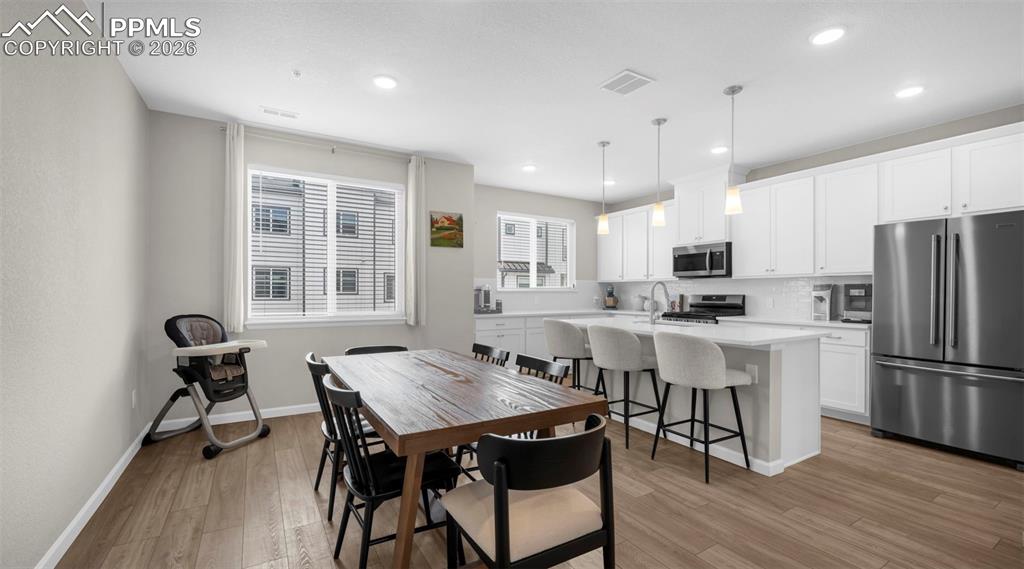 Image 12 of 42: Dining Area