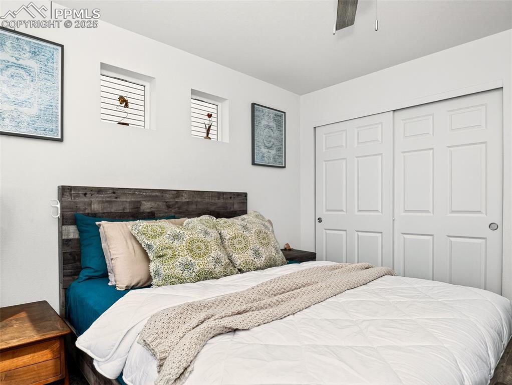 Image 15 of 23: Bedroom