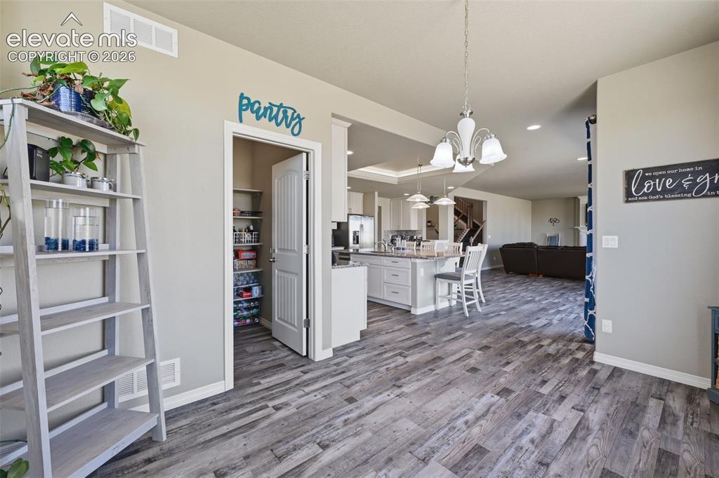 Image 9 of 43: Spacious Breakfast Room