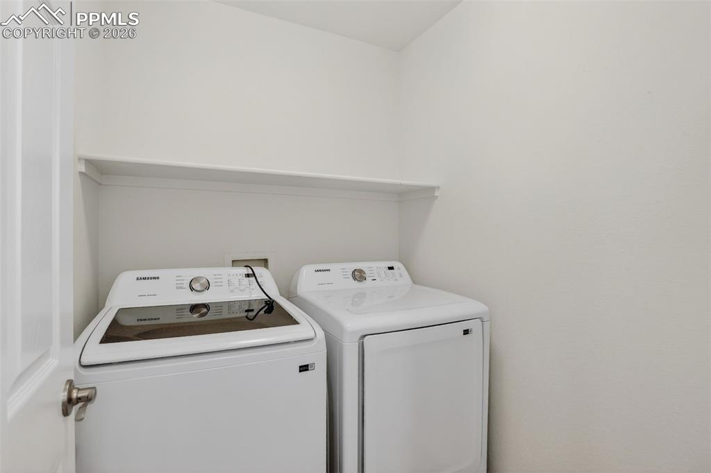 Image 13 of 16: Laundry Room