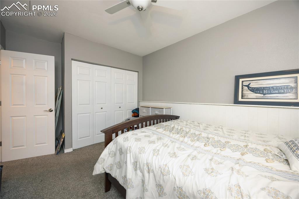 Image 17 of 40: Bedroom