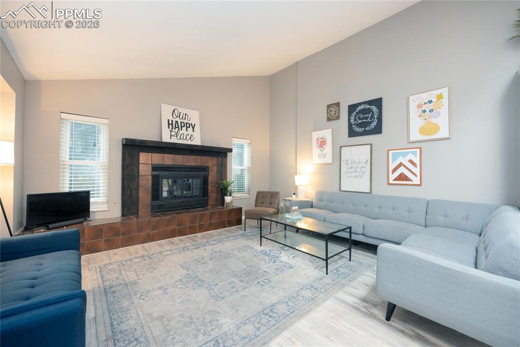 Image 2 of 40: Living Room