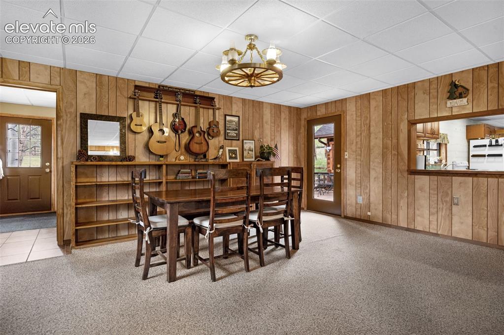 Image 13 of 42: Dining Area