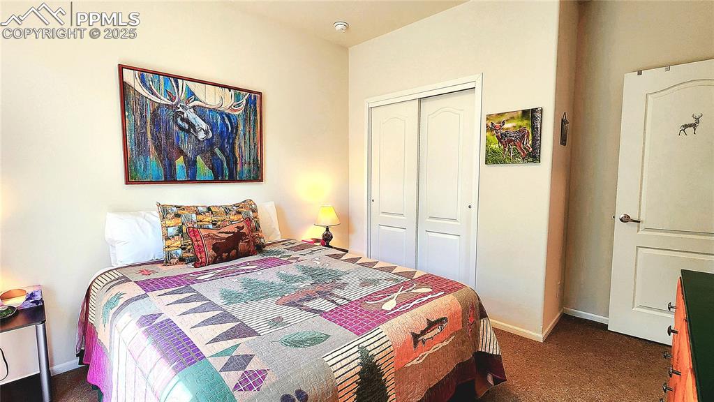 Image 30 of 50: Lamps and end tables can stay!