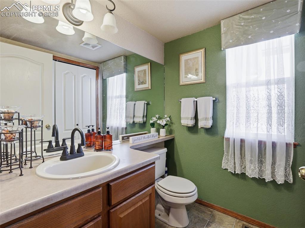 Image 14 of 46: Bathroom