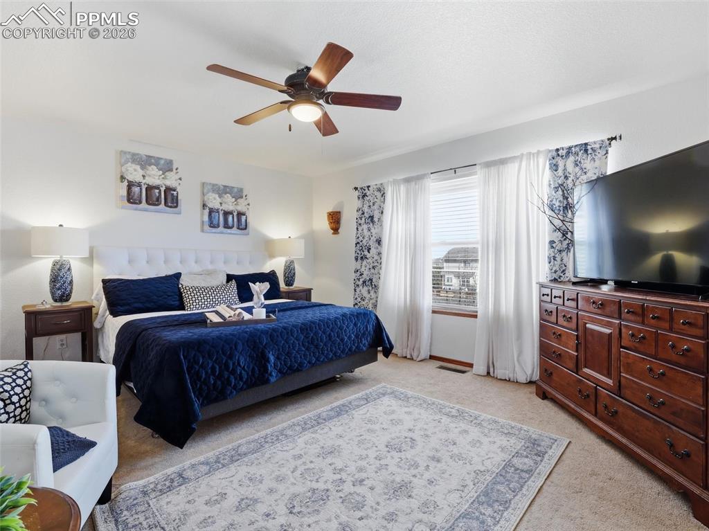 Image 15 of 46: Bedroom