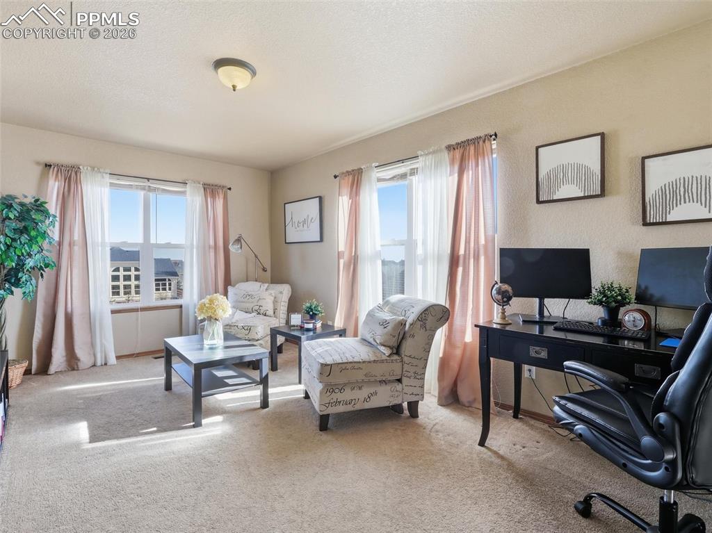 Image 24 of 46: Office