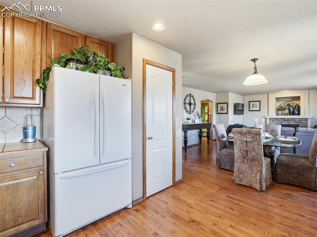 Image 9 of 46: Kitchen