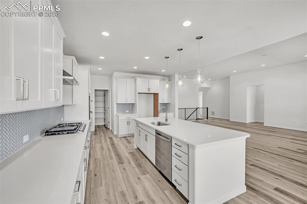 Image 18 of 44: Kitchen