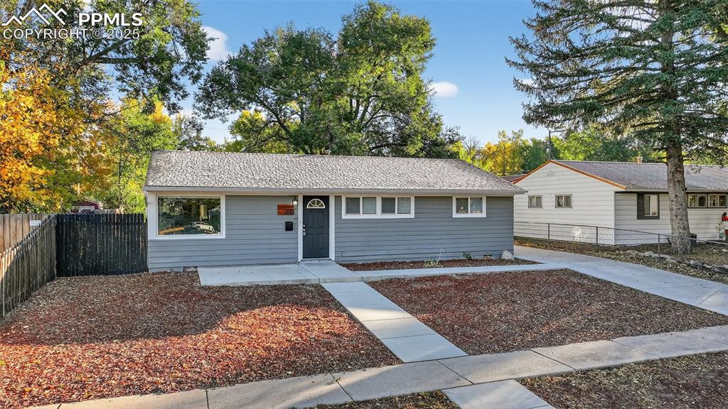 Image 2 of 20: View of ranch-style house