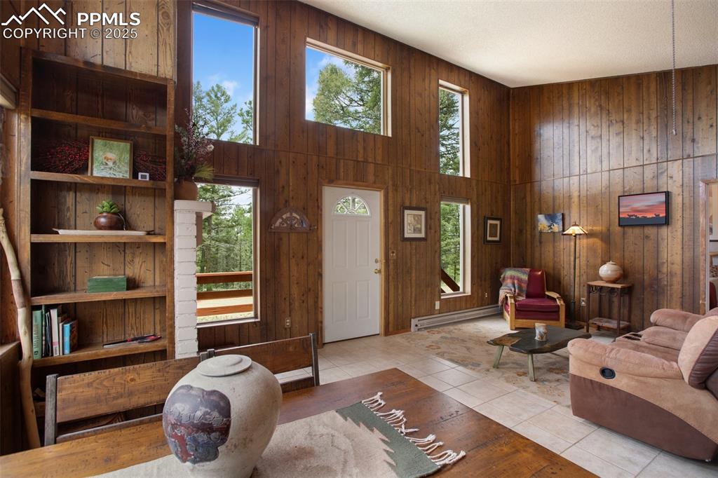 Image 6 of 23: Living Room