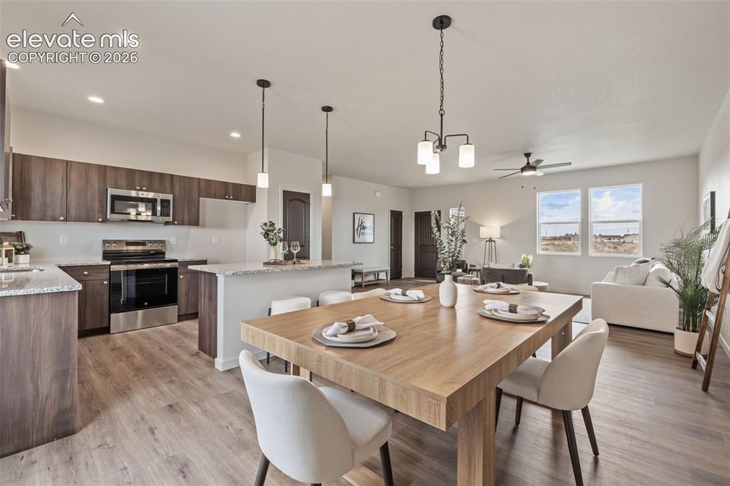 Image 13 of 40: Dining Area