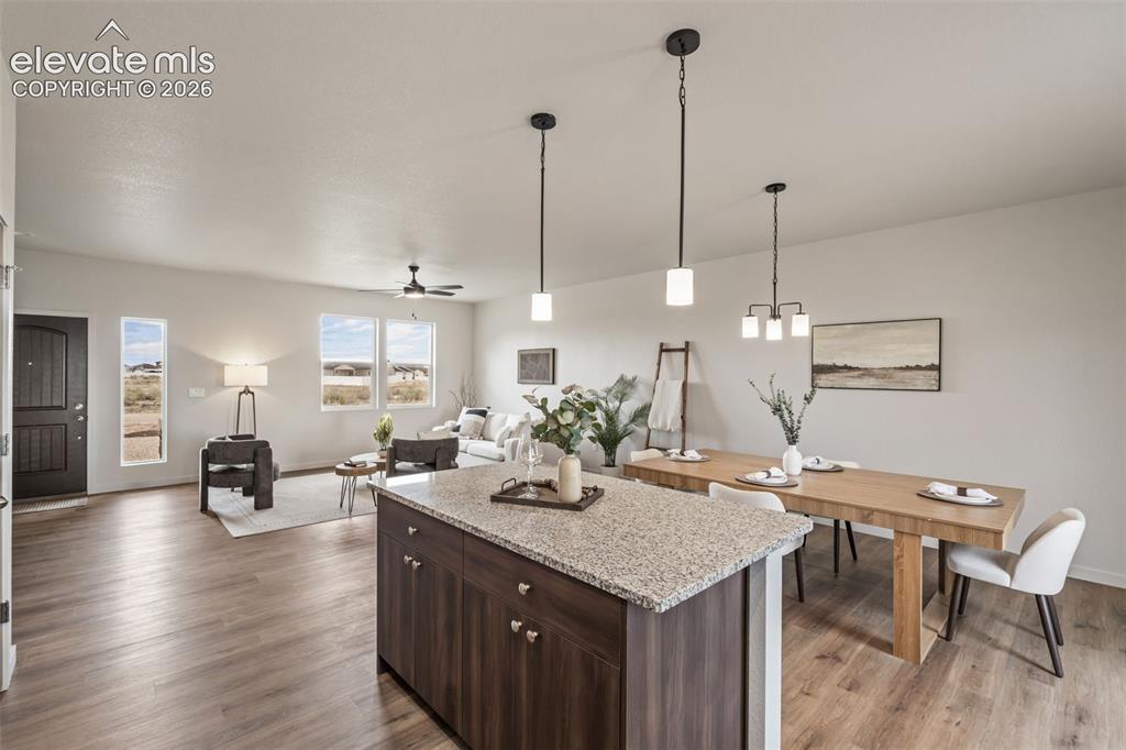 Image 17 of 40: Kitchen
