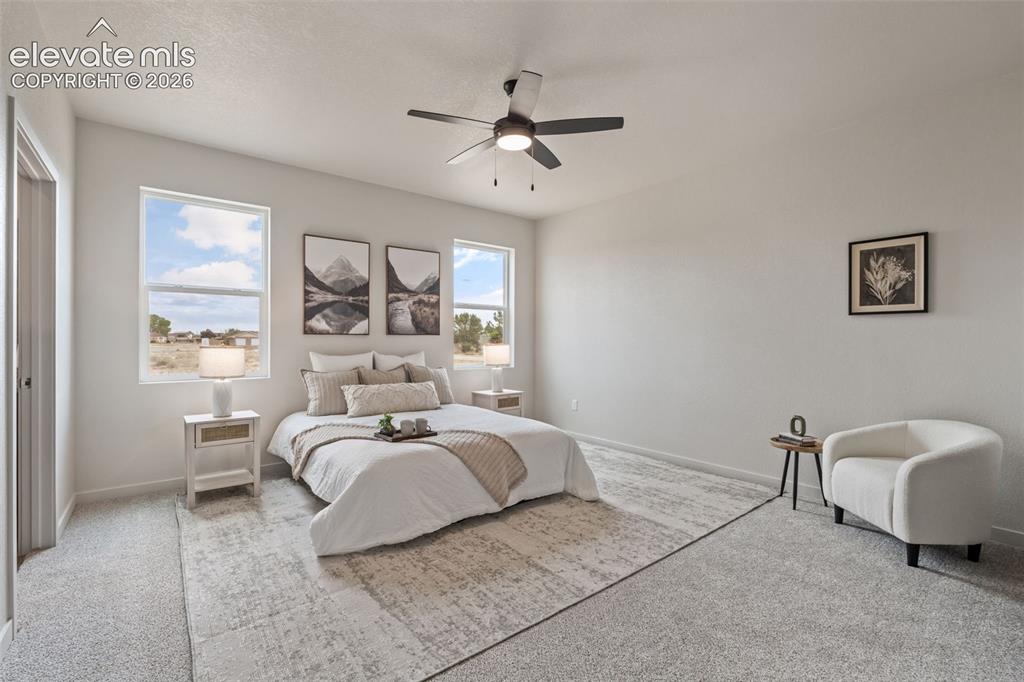 Image 18 of 40: Bedroom