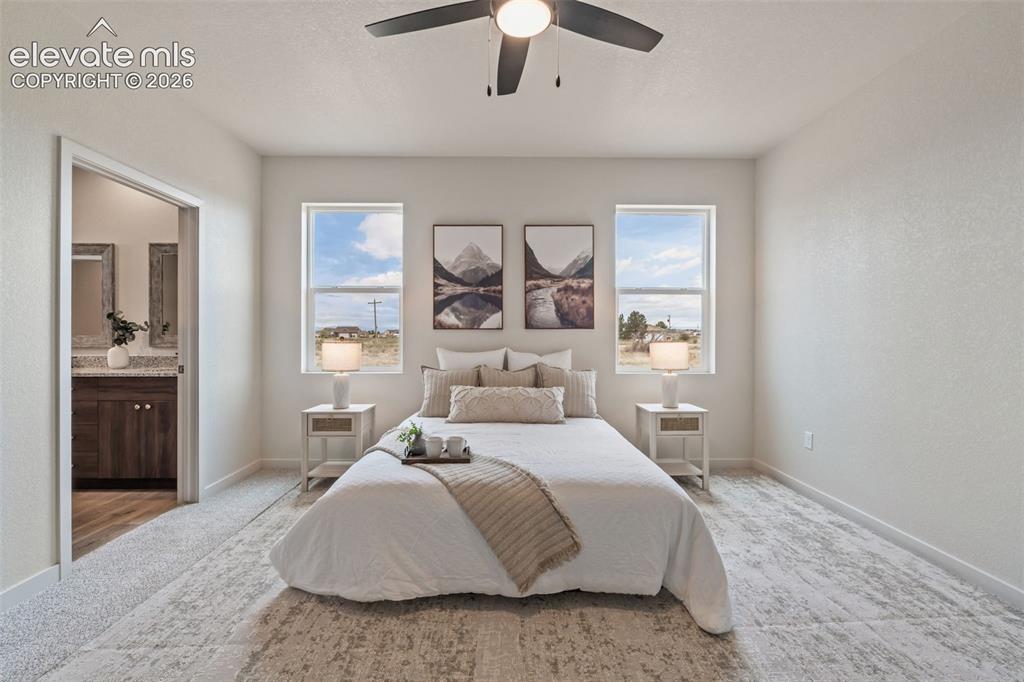 Image 19 of 40: Bedroom