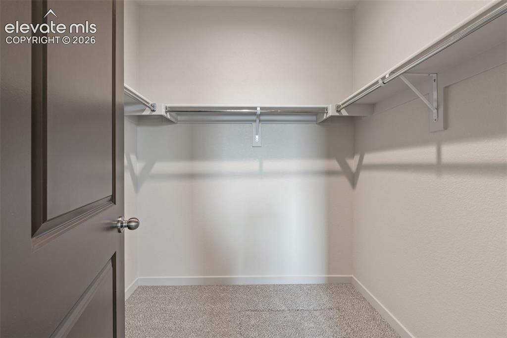 Image 22 of 40: Closet