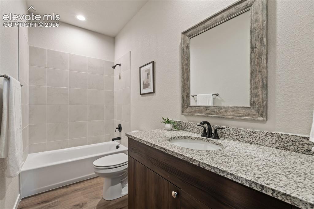 Image 29 of 40: Bathroom