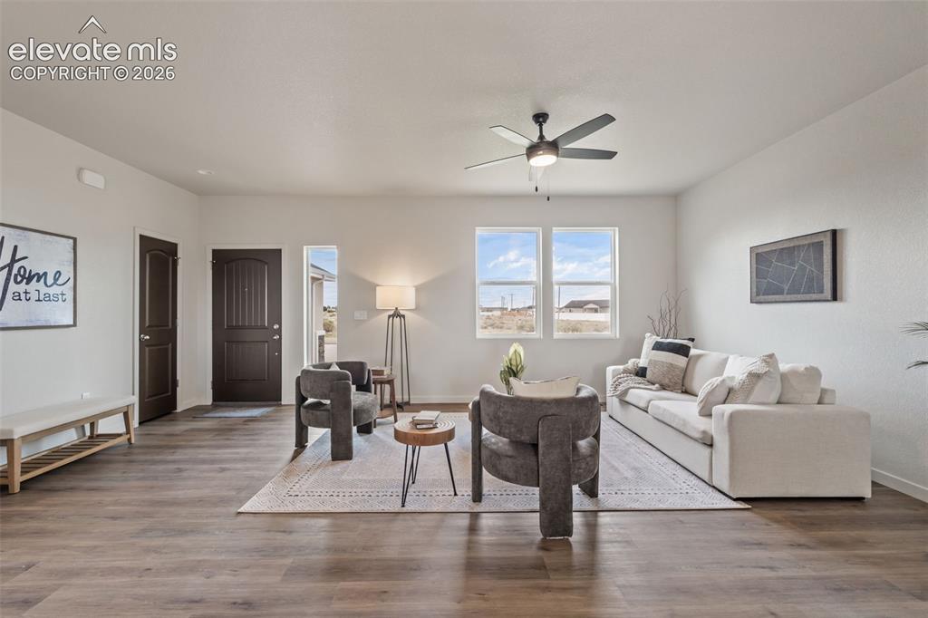 Image 8 of 40: Living Room