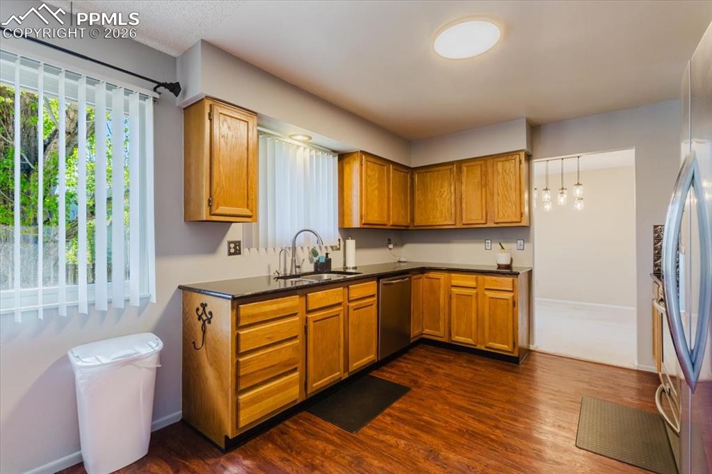 Image 6 of 44: Kitchen