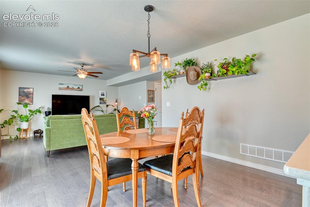 Image 10 of 28: Dining Area