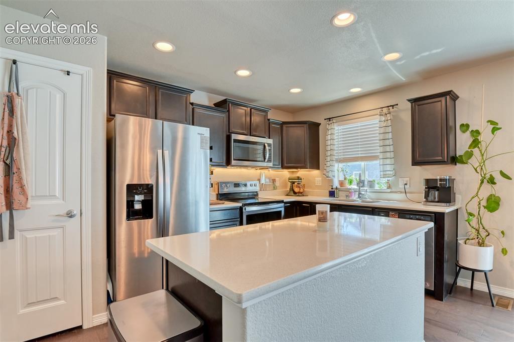 Image 12 of 28: Kitchen