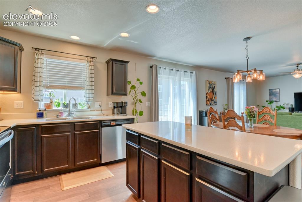 Image 13 of 28: Kitchen