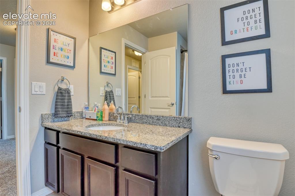 Image 20 of 28: Bathroom