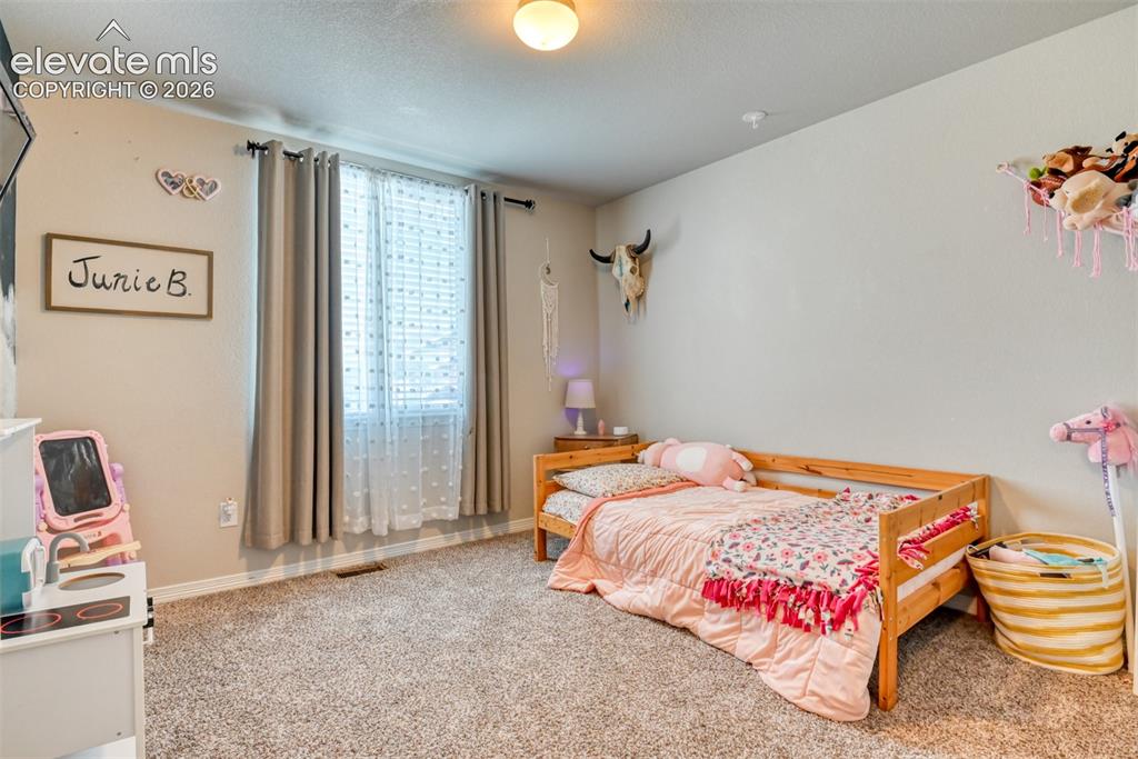 Image 22 of 28: Bedroom