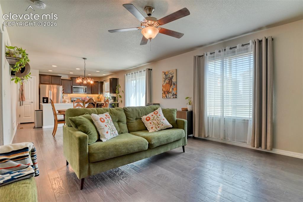 Image 8 of 28: Family Room